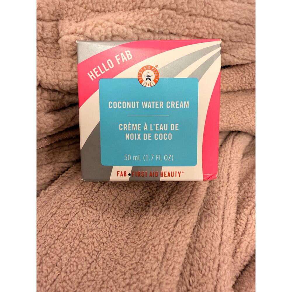 First Aid Beauty Hello FAB Coconut Water Cream